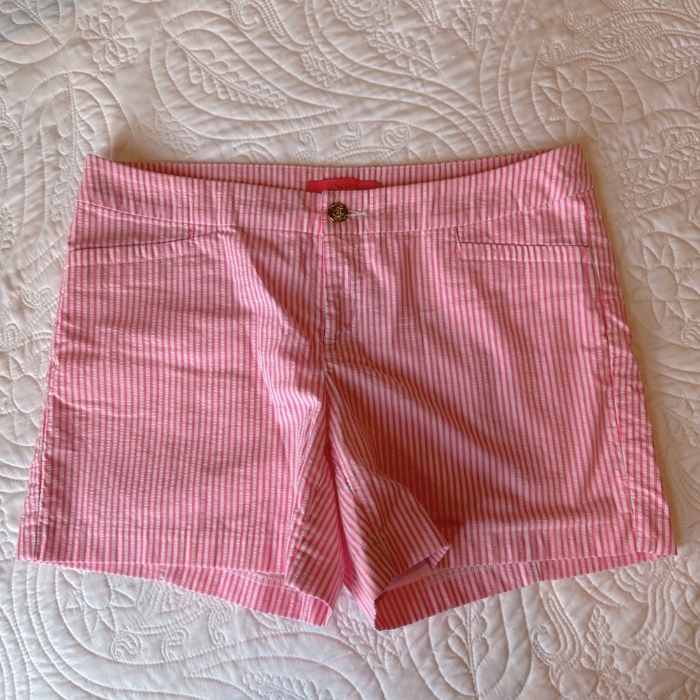 EUC Lilly Pulitzer Kelly Short in Pink tropics - size 8